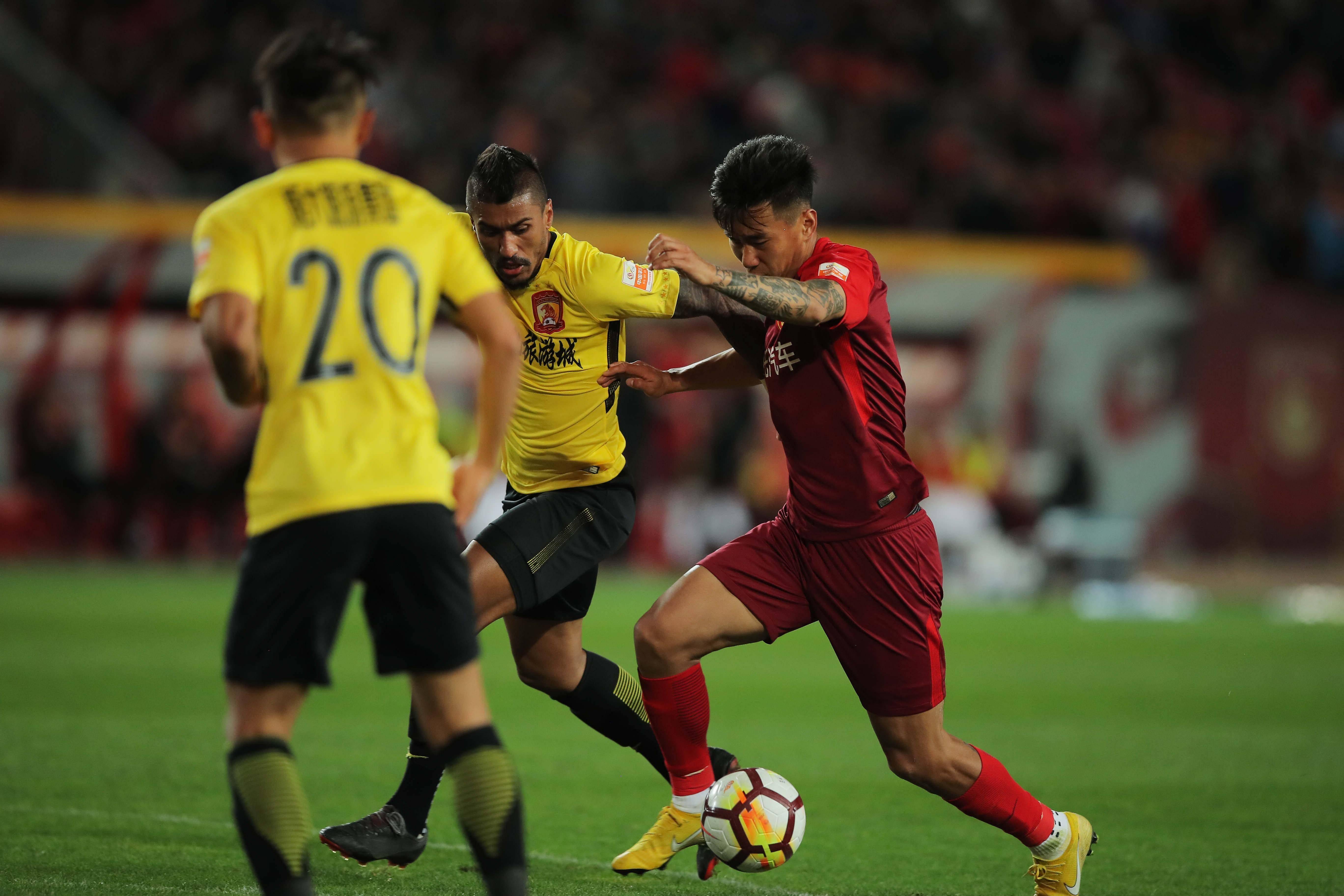 冲刺阶段突围战来临，斯图加特围绕中超豪取连胜，赛场秩序良好，临场指挥获称赞的简单介绍-爱游戏体育官网